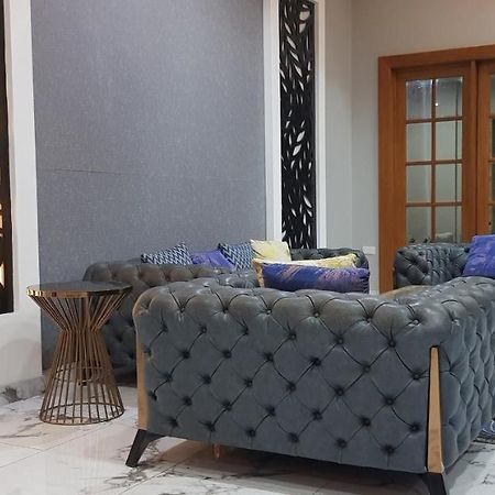 أروشا Silver Palm Hotel المظهر الخارجي الصورة